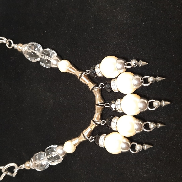 Funky necklace. - Picture 2 of 4